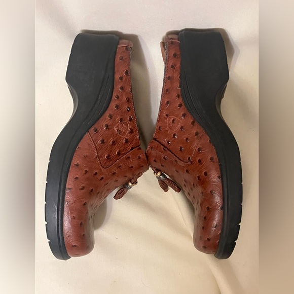 Ariat Women's Brown Leather Ostrich Print Slip On Clogs With Tassels Size 9 - Picture 8 of 11